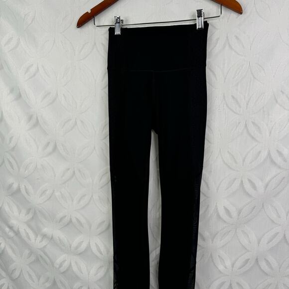 Lululemon Body Con Tight Black Mesh Side Pockets Size 2 - Picture 6 of 14